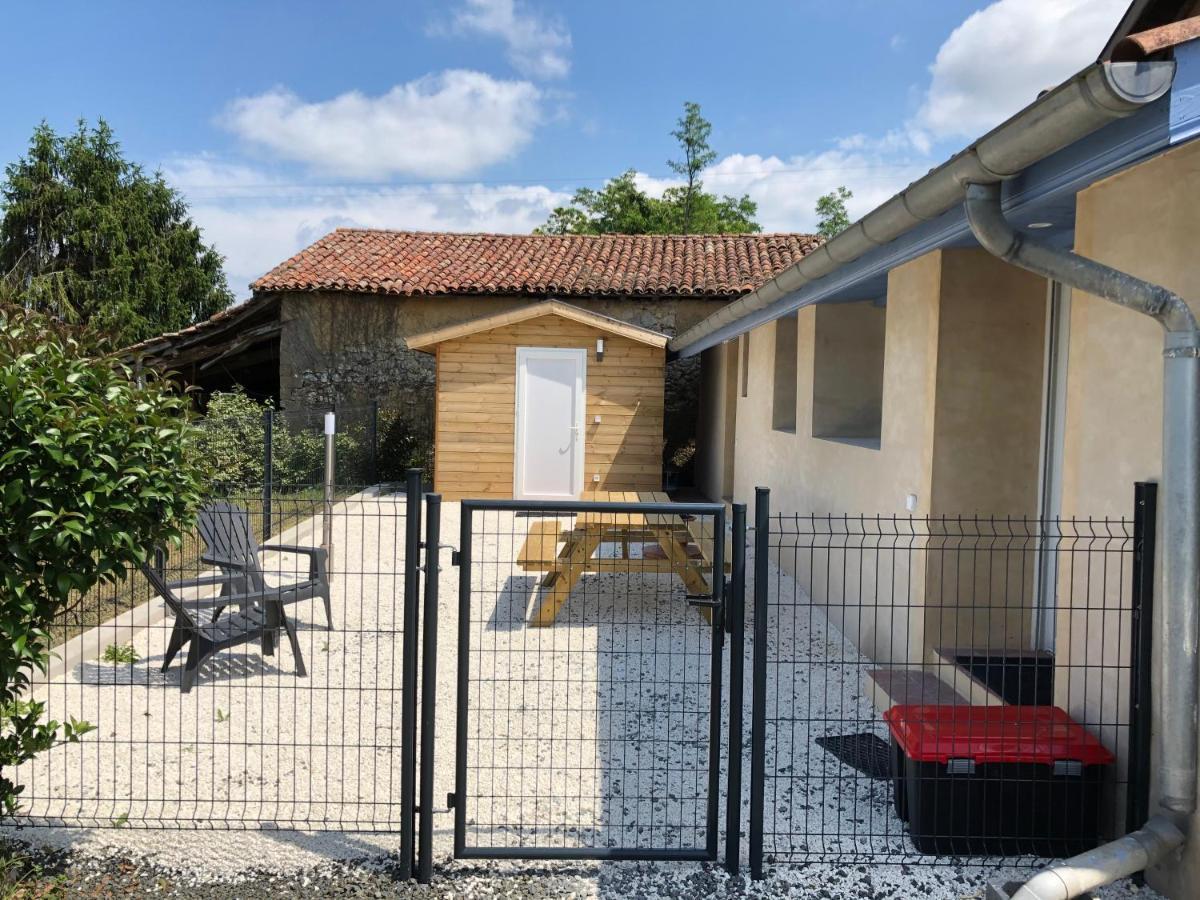 La Petite Ferme De Pouillon - Parc Animalier - Aire De Loisirs Bed & Breakfast エクステリア 写真