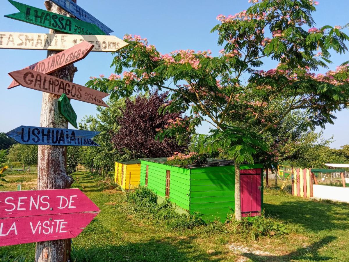La Petite Ferme De Pouillon - Parc Animalier - Aire De Loisirs Bed & Breakfast エクステリア 写真